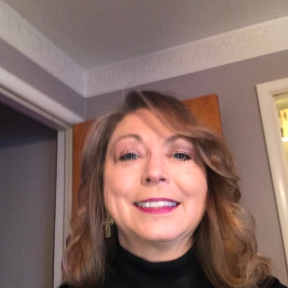 Meet your Posher, Sue - Picture 1 of 1